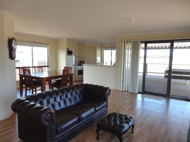 19 Reynolds Street, Moonta Bay SA 5558