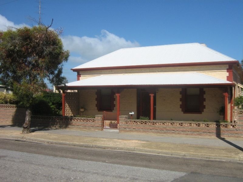 8  Elizabeth Street, Wallaroo SA 5556