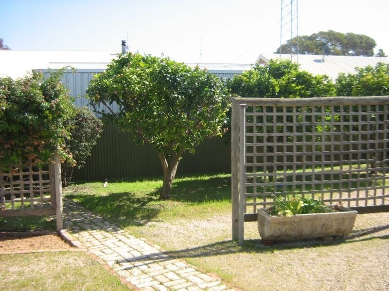 8  Elizabeth Street, Wallaroo SA 5556