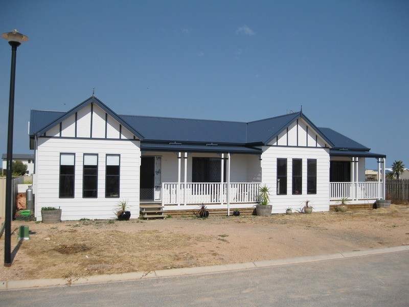 1 Stevens  Drive, Wallaroo SA 5556