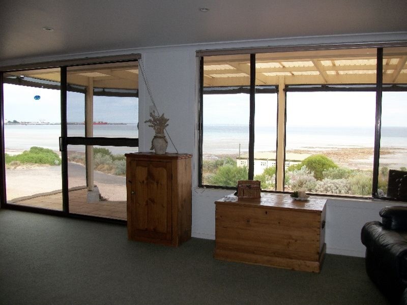 58 Esplanade, North Beach, Wallaroo SA 5556
