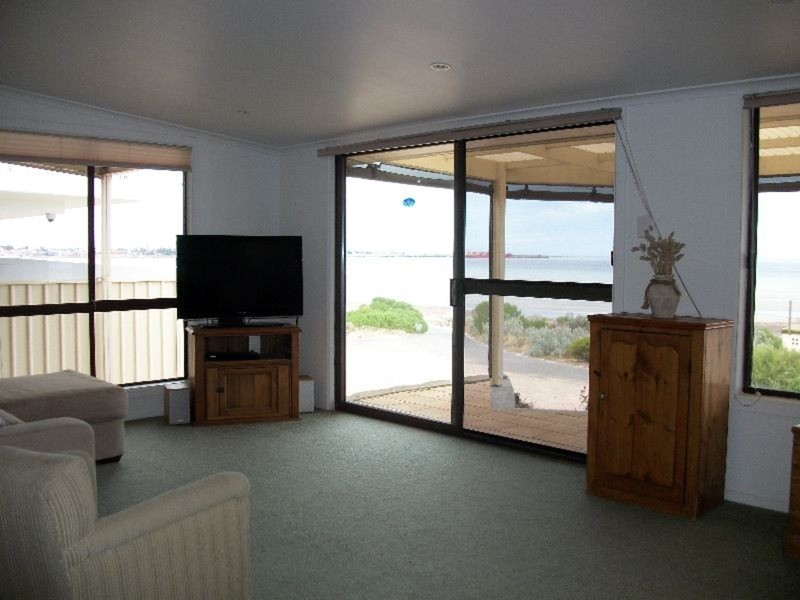 58 Esplanade, North Beach, Wallaroo SA 5556