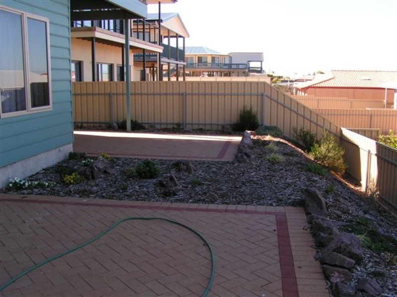 5 Woodforde Drive (Rose) Avenue, North Beach SA 5556