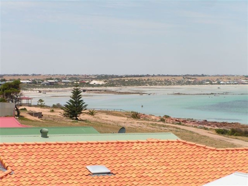 5 Woodforde Drive (Rose) Avenue, North Beach SA 5556