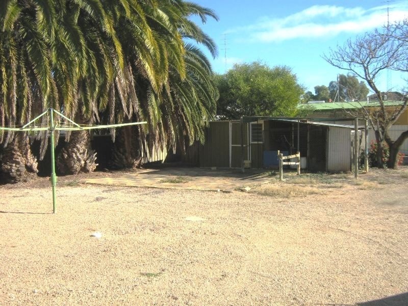 33 Railway Terrace, Bute SA 5560