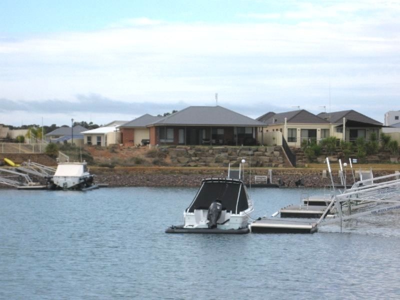 18 Genoa Place, Wallaroo SA 5556