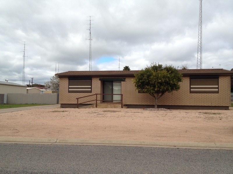 16 Young  Street, Wallaroo SA 5556