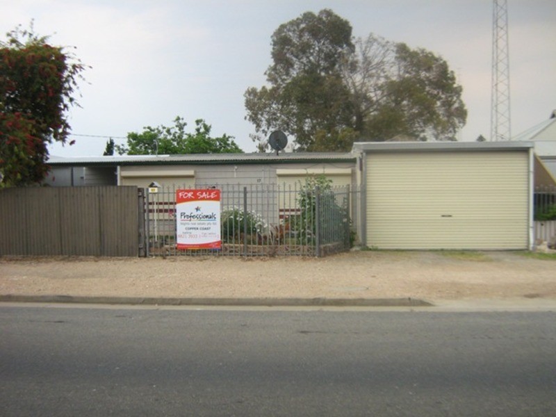 17 Hughes Street, Wallaroo SA 5556