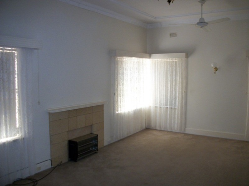 8 Henry Street, Moonta SA 5558