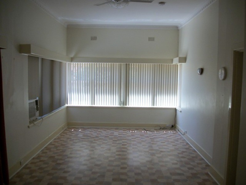 8 Henry Street, Moonta SA 5558