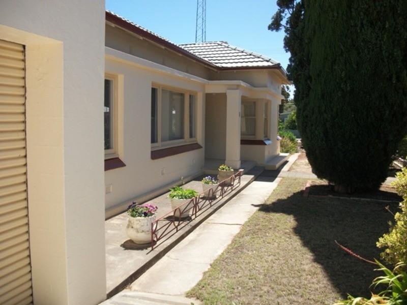 8 Henry Street, Moonta SA 5558