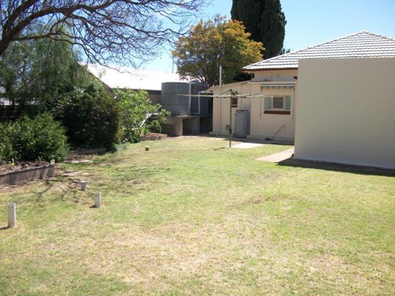 8 Henry Street, Moonta SA 5558