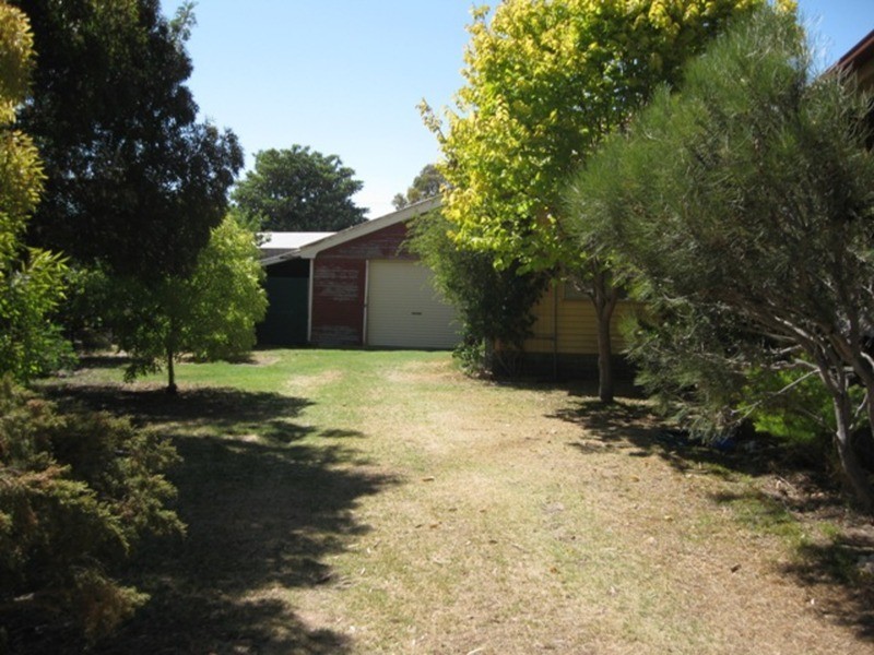 11 Hughes Street, Wallaroo SA 5556