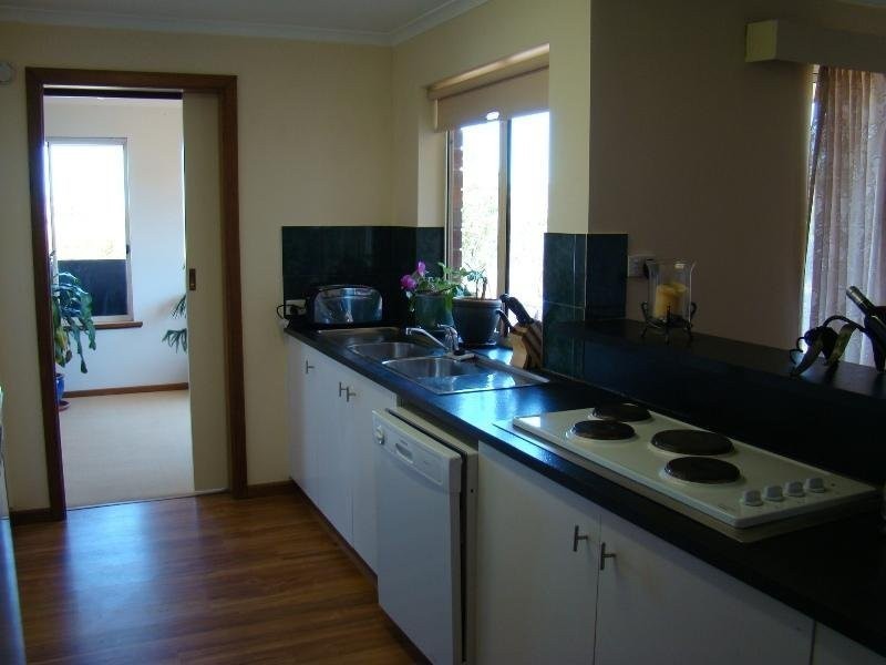 15 Davies Street, Encounter Bay SA 5211