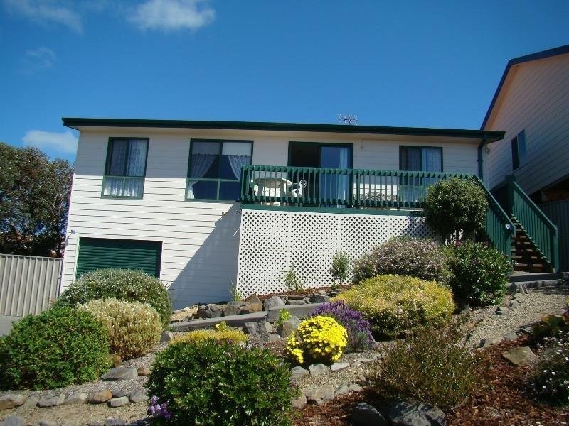 8 Pilot Court, Encounter Bay SA 5211