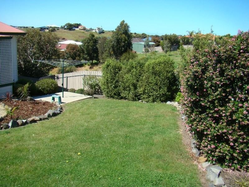 8 Pilot Court, Encounter Bay SA 5211