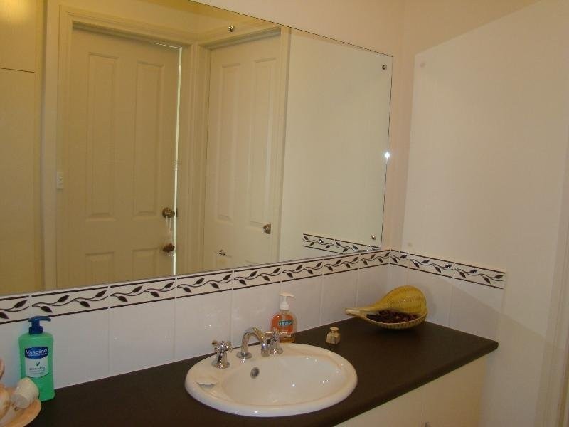 2 Lawson Street, Victor Harbor SA 5211