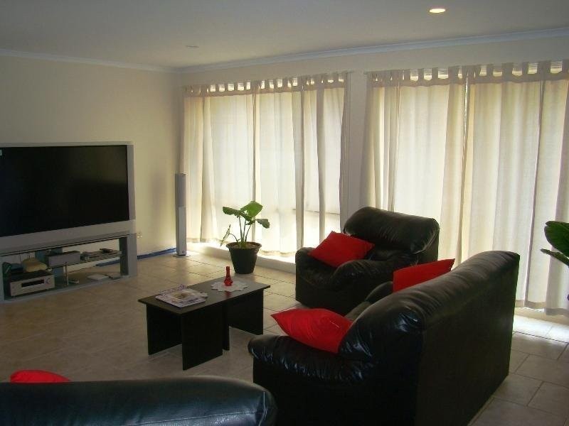 9 Dolphin Avenue, Encounter Bay SA 5211