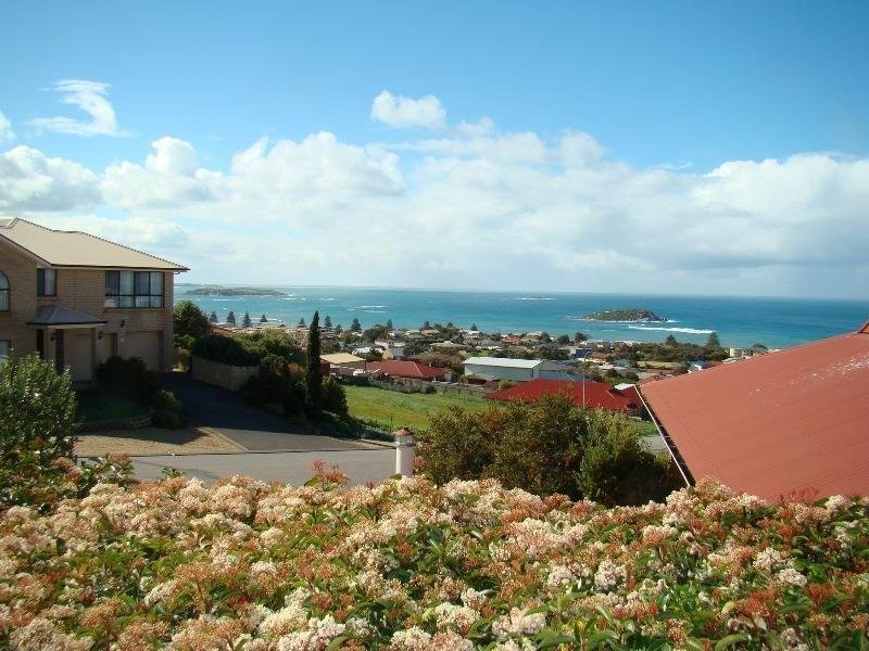 22 Southern Right Crescent, Encounter Bay SA 5211