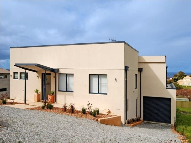 18 Kirby Street, Encounter Bay SA 5211