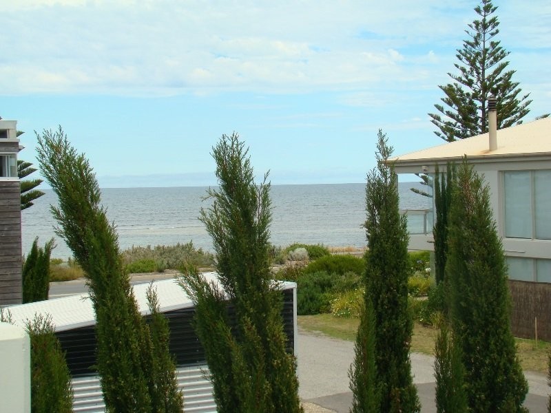 2/4 Wood Street, Encounter Bay SA 5211
