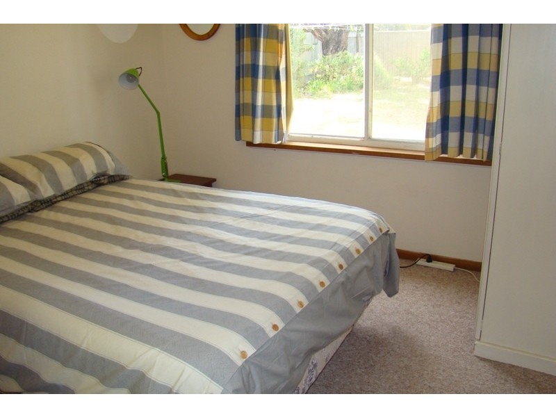 30 Russell Street, Encounter Bay SA 5211