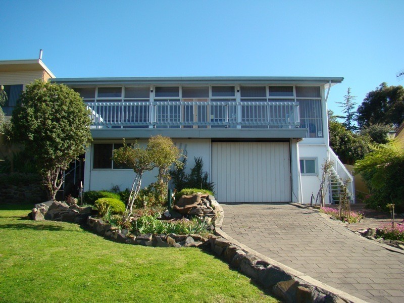 17 Swain Road, Victor Harbor SA 5211