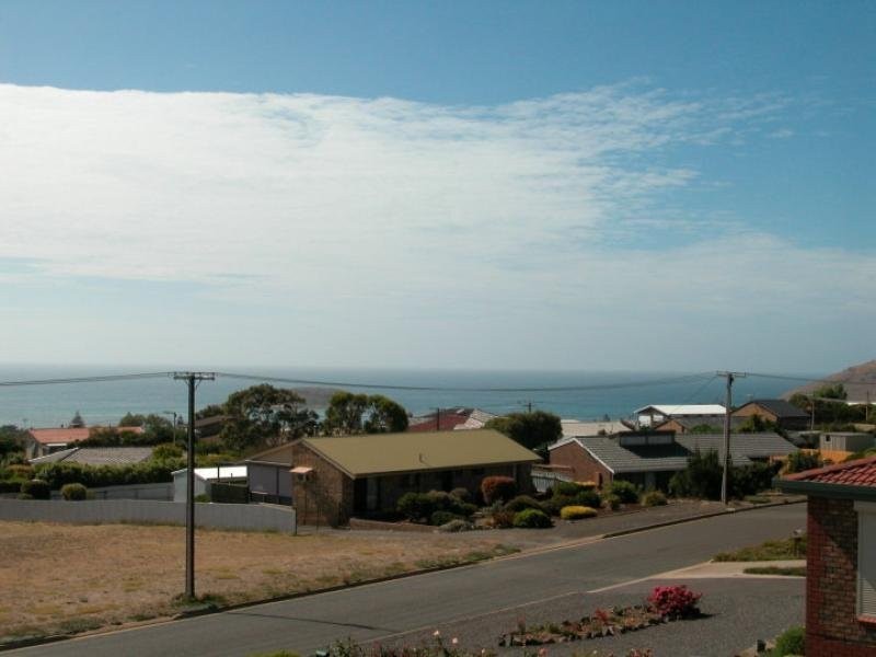 9 Norma Crescent, Encounter Bay SA 5211