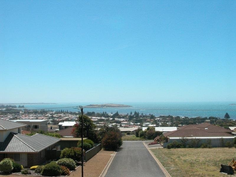 9 Norma Crescent, Encounter Bay SA 5211