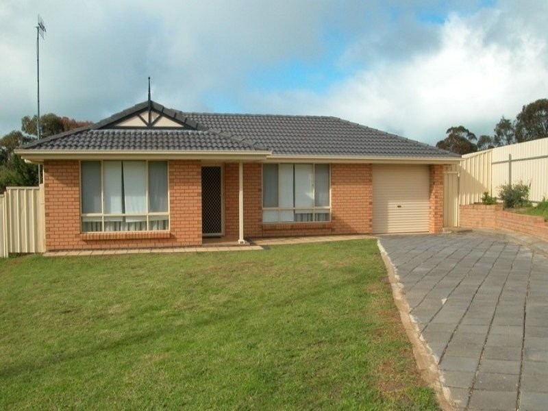 10 Surrey Avenue, Victor Harbor SA 5211