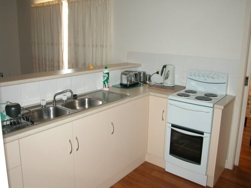 10 Surrey Avenue, Victor Harbor SA 5211