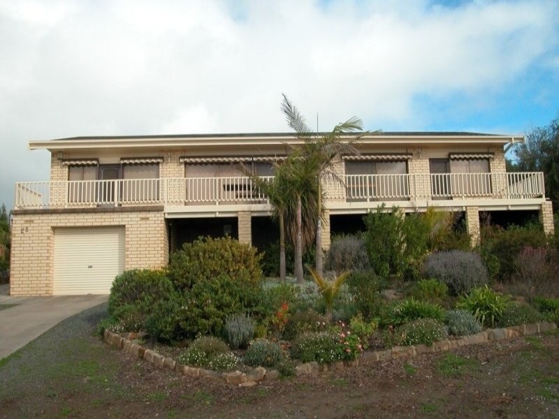 25 Clive Avenue, Encounter Bay SA 5211