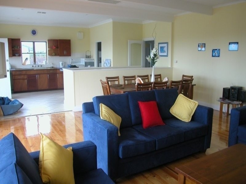 25 Clive Avenue, Encounter Bay SA 5211