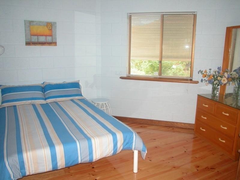 25 Clive Avenue, Encounter Bay SA 5211