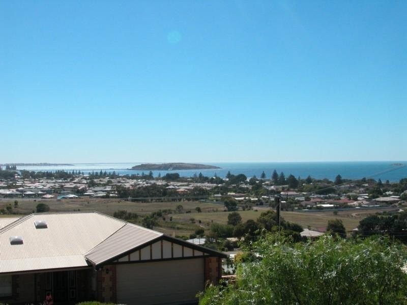 25 Clive Avenue, Encounter Bay SA 5211