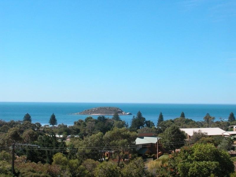 25 Clive Avenue, Encounter Bay SA 5211