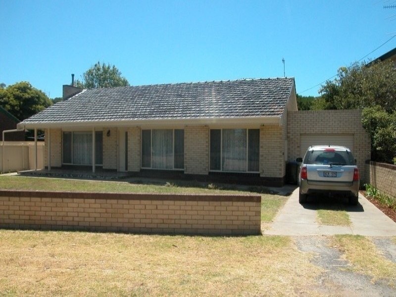 9 Gibson Avenue, Encounter Bay SA 5211