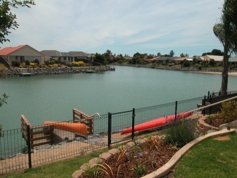 16 Islander Drive, Encounter Bay SA 5211