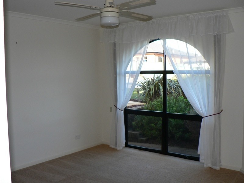 5 Palm Court, Mccracken SA 5211