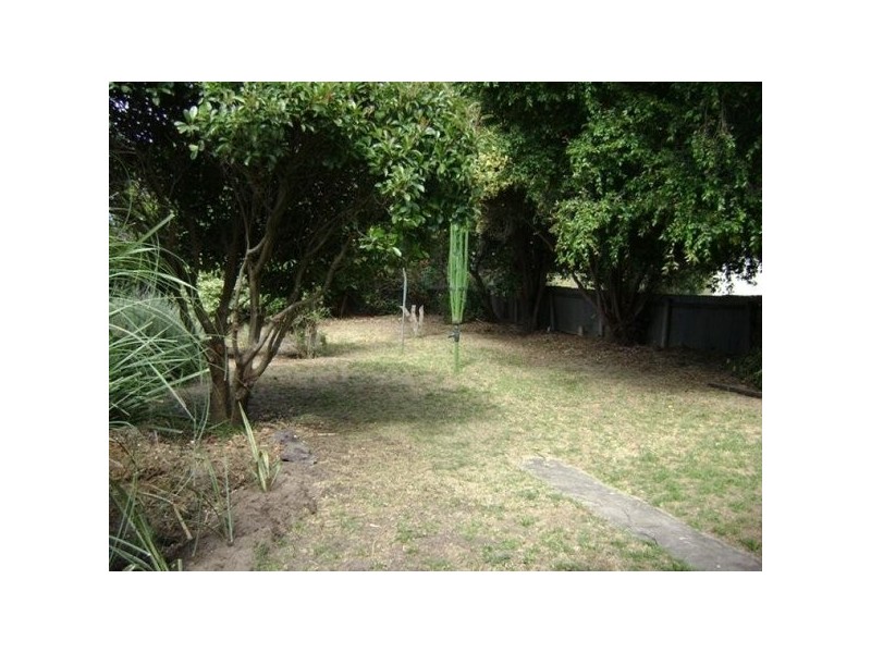 14 Oval Road, Victor Harbor SA 5211