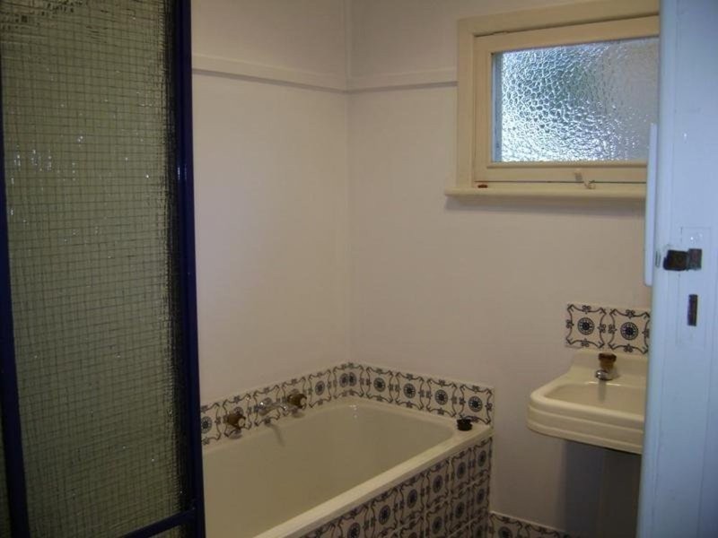 34 Pine Avenue, Victor Harbor SA 5211