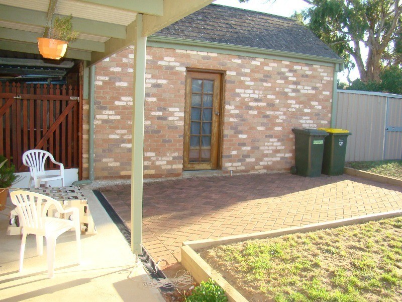 2 Ives Crescent, Mccracken SA 5211