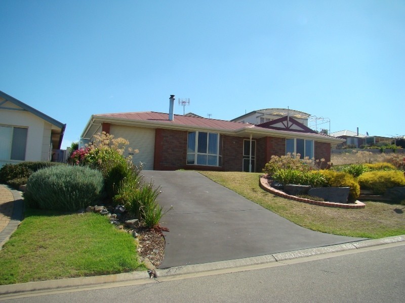 17 Blue Whale Court, Encounter Bay SA 5211