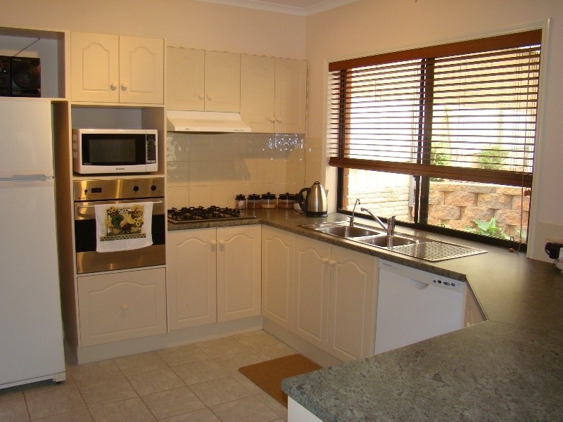 17 Stonehut Circuit, Encounter Bay SA 5211