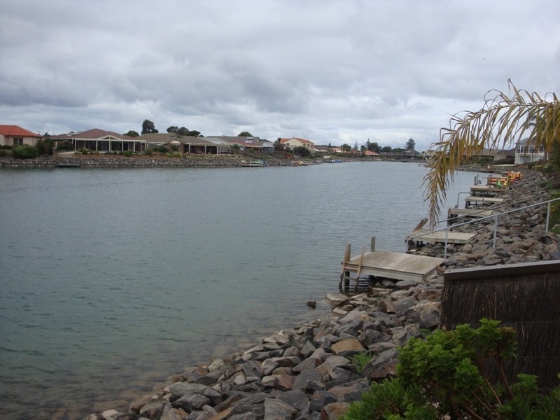 1/1 Lakeside Circuit, Encounter Bay SA 5211
