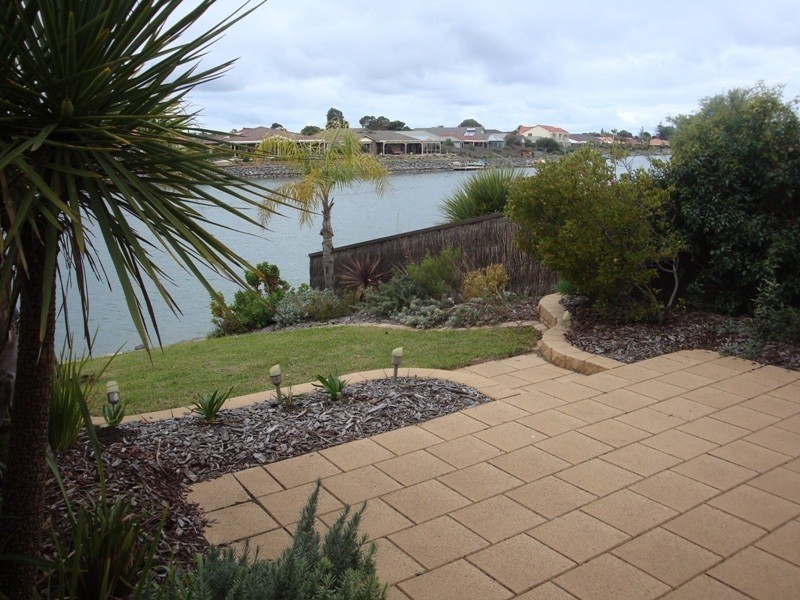 1/1 Lakeside Circuit, Encounter Bay SA 5211