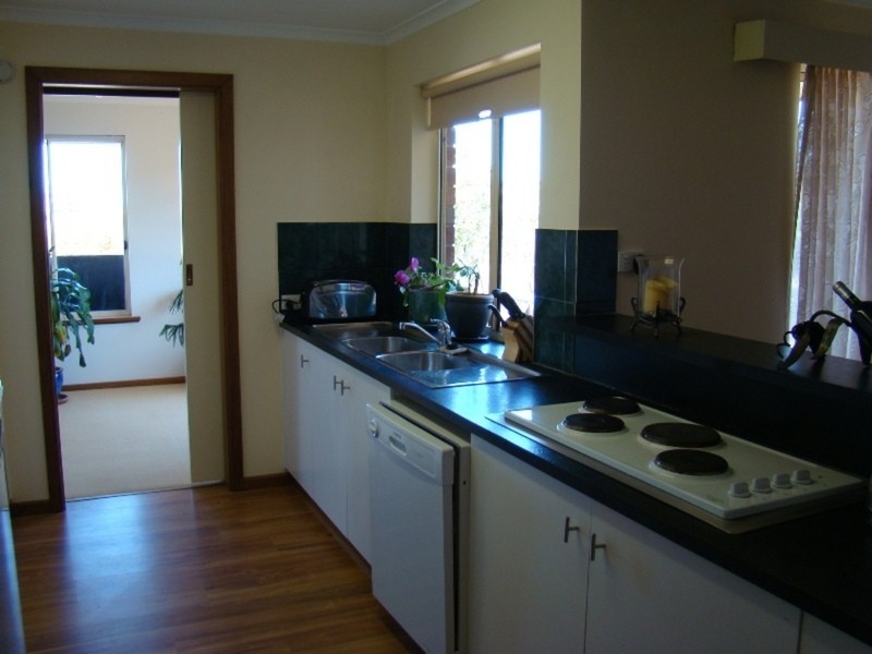 15 Davies Street, Encounter Bay SA 5211