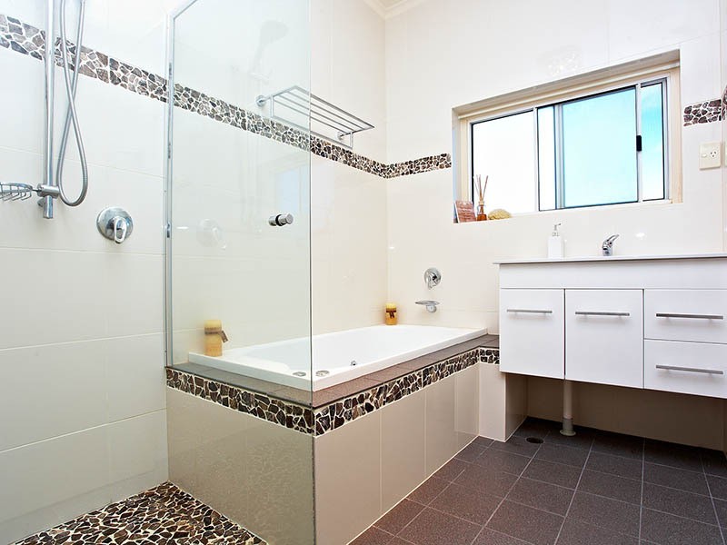 6 Swain Road, Victor Harbor SA 5211