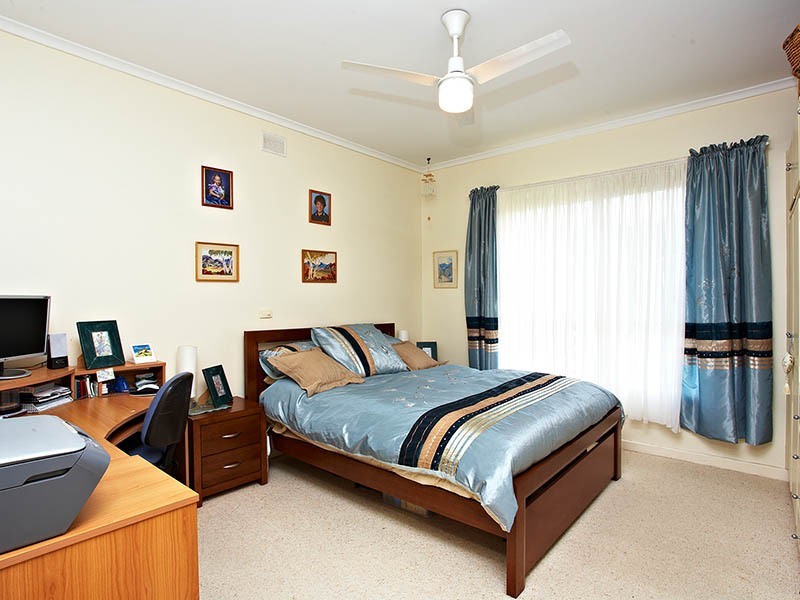 6 Swain Road, Victor Harbor SA 5211