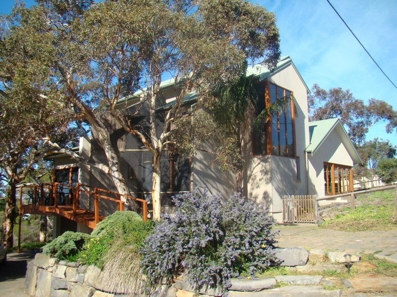 42 Pine Avenue, Victor Harbor SA 5211